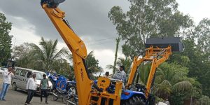 New Holland Tractor with Bull Loader & Backhoe Attachment (Tractor Loader Backhoe, TLB)